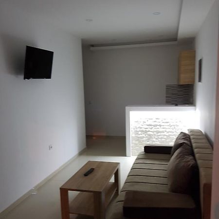 Avdiu Apartment Улцин Екстериор снимка