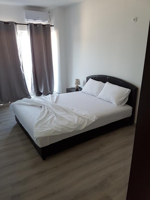 Avdiu Apartment Улцин Екстериор снимка