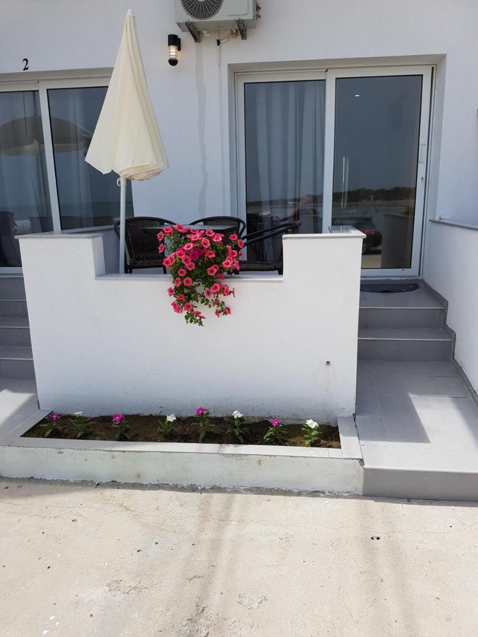 Avdiu Apartment Улцин Екстериор снимка
