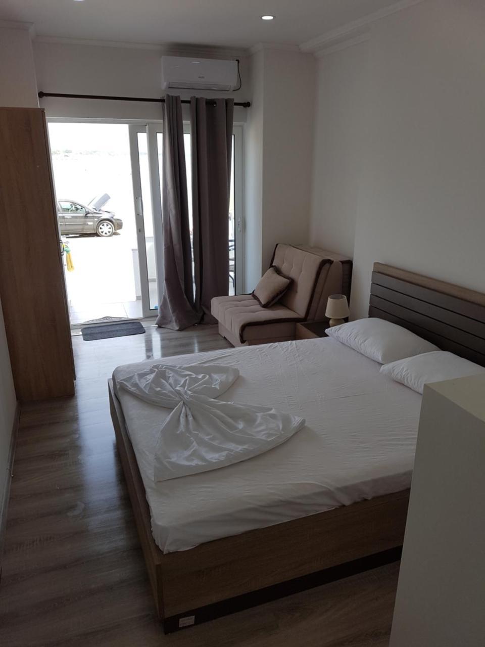 Avdiu Apartment Улцин Екстериор снимка