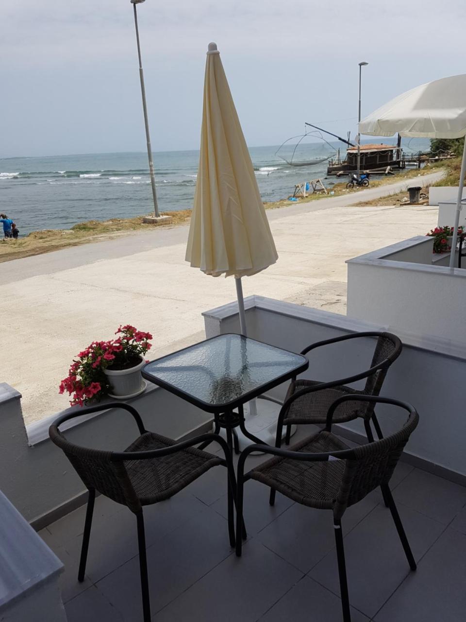 Avdiu Apartment Улцин Екстериор снимка